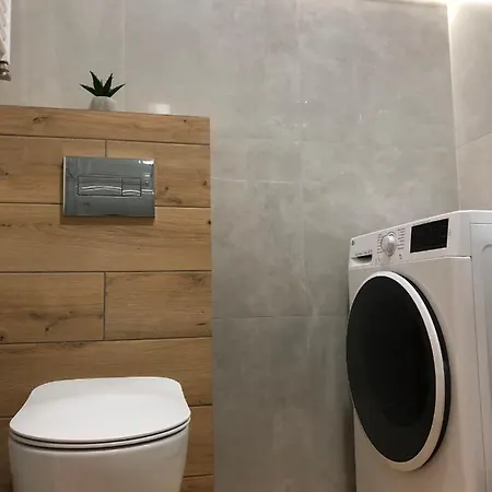 Wolf Apartment *